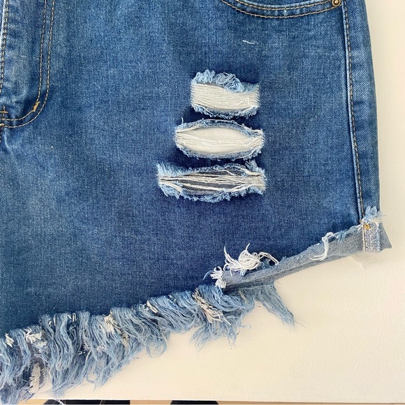 Shein distressed denim short shorts with frayed hem Size 16/18 - Picture 11 of 16